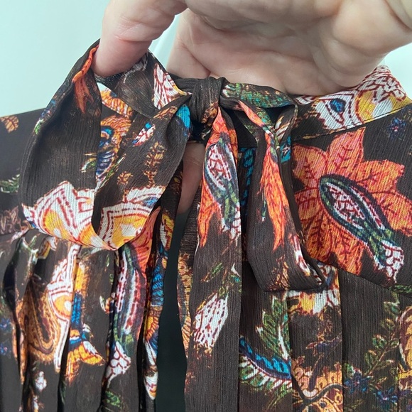 Hemant & Nandita Pleated Floral Blouse size Small - Picture 6 of 16